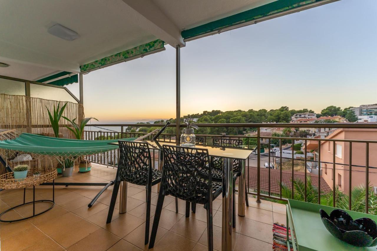 Beach Front Retro Hideaway In Salou Extérieur photo