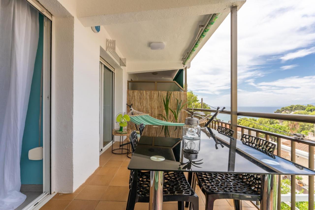 Beach Front Retro Hideaway In Salou Extérieur photo