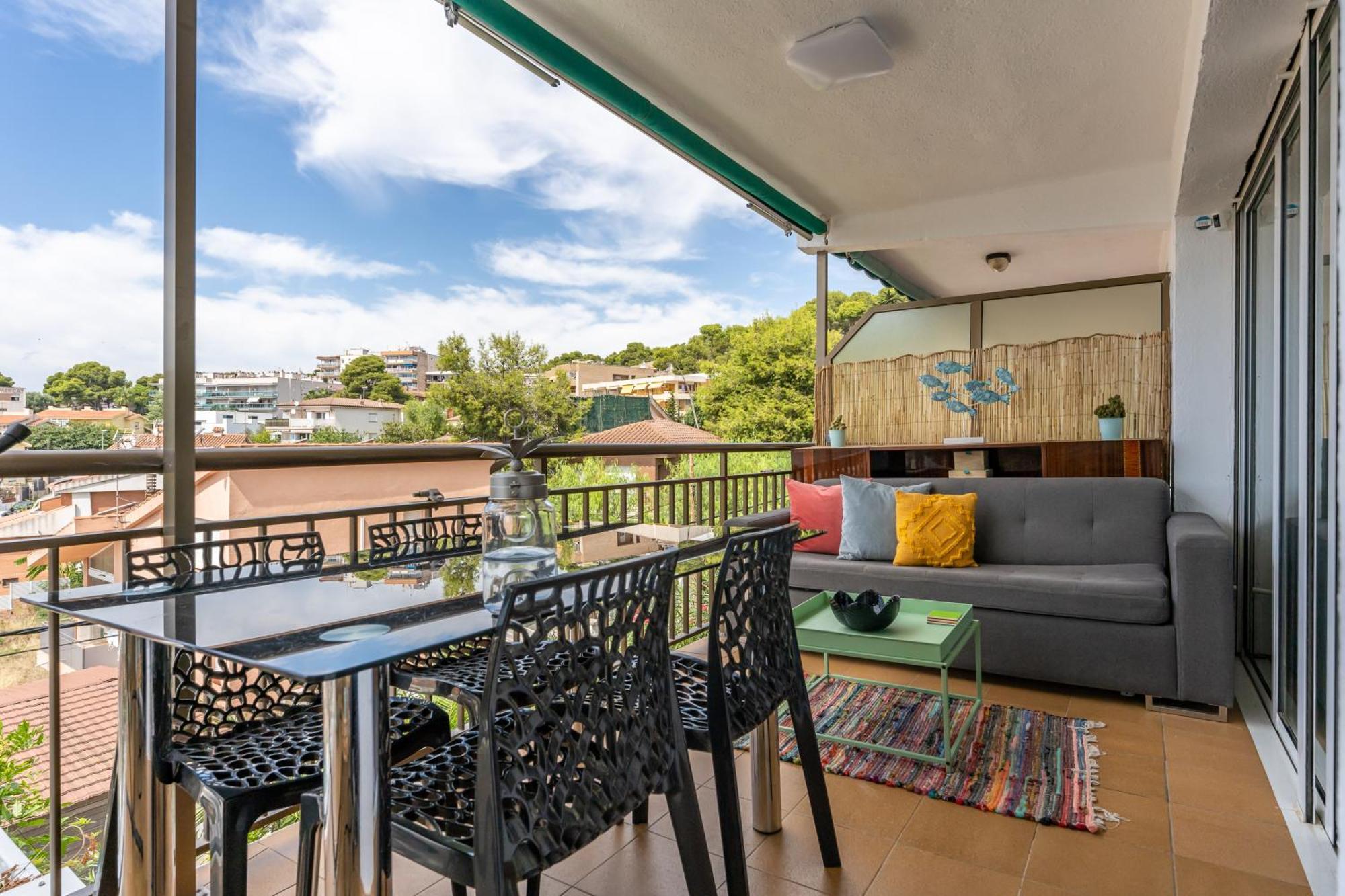 Beach Front Retro Hideaway In Salou Extérieur photo