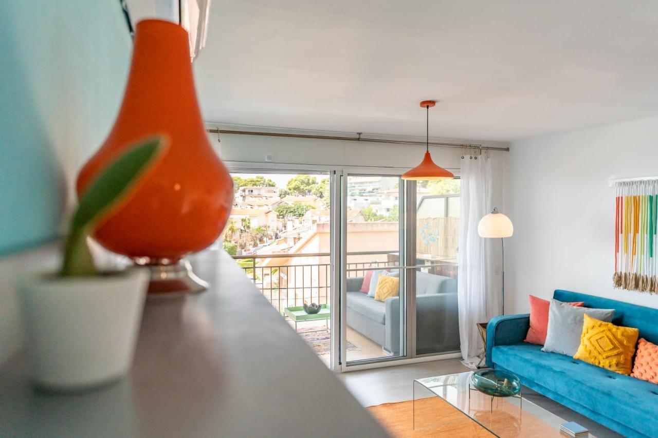 Beach Front Retro Hideaway In Salou Extérieur photo