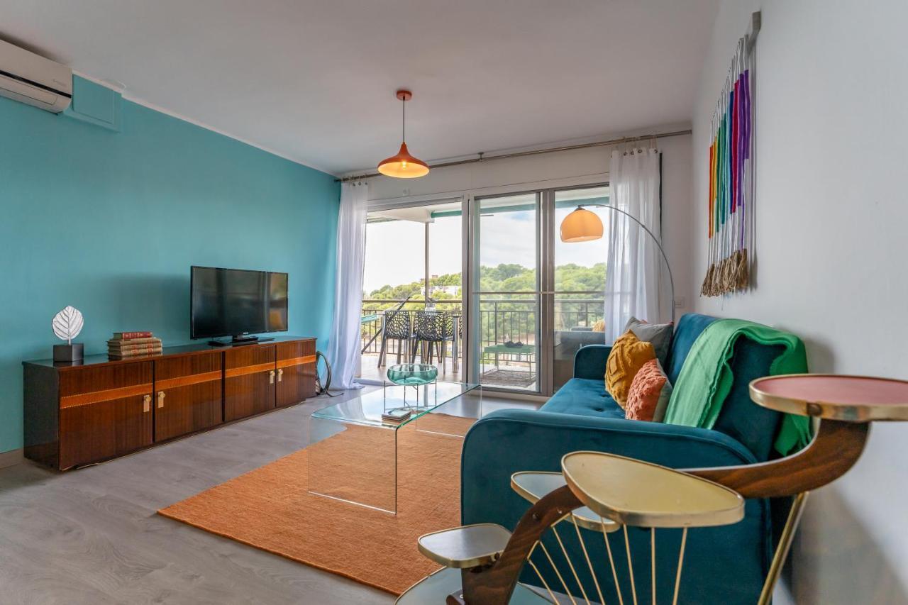 Beach Front Retro Hideaway In Salou Extérieur photo