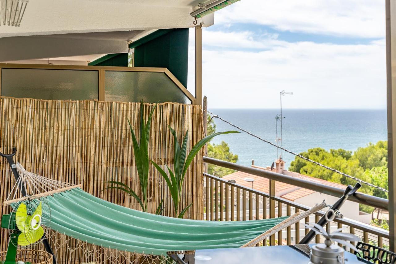 Beach Front Retro Hideaway In Salou Extérieur photo
