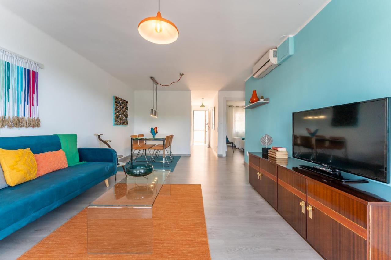 Beach Front Retro Hideaway In Salou Extérieur photo