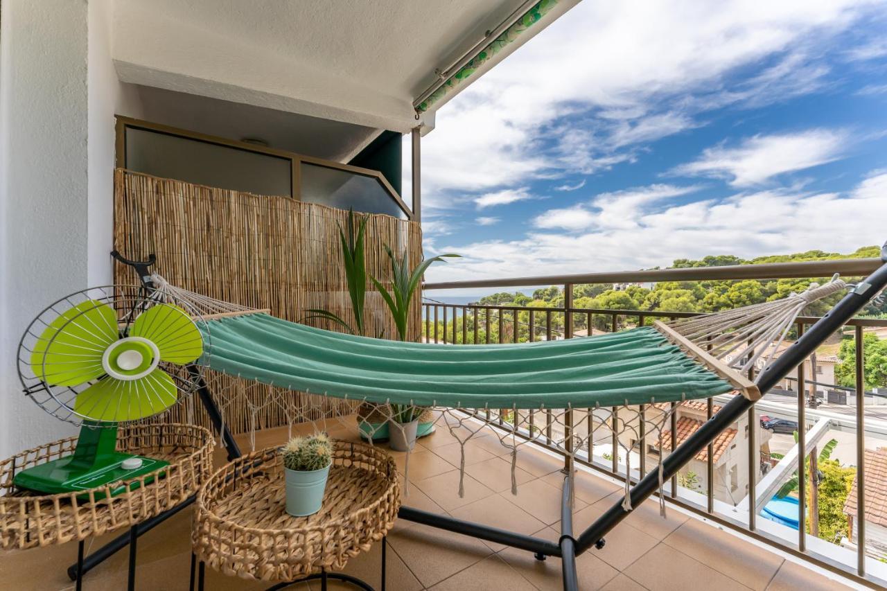 Beach Front Retro Hideaway In Salou Extérieur photo