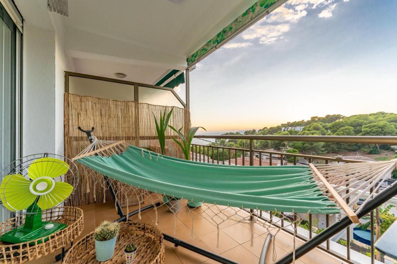 Beach Front Retro Hideaway In Salou Extérieur photo