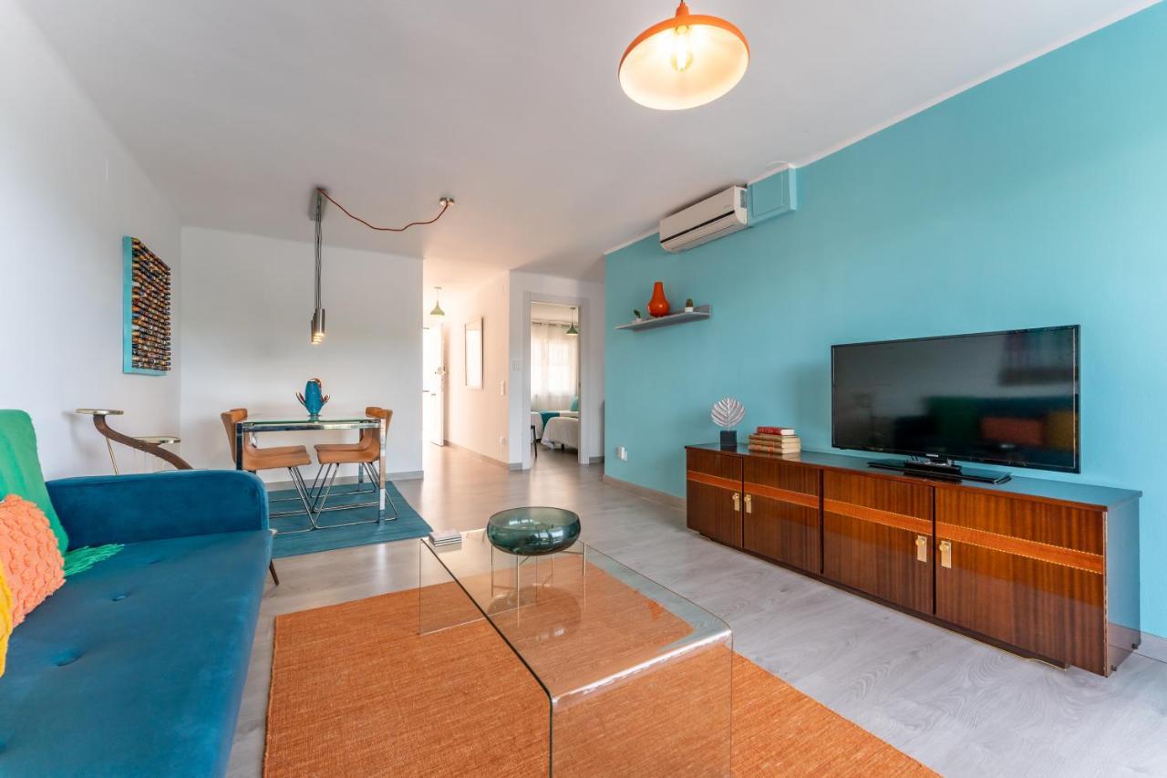 Beach Front Retro Hideaway In Salou Extérieur photo