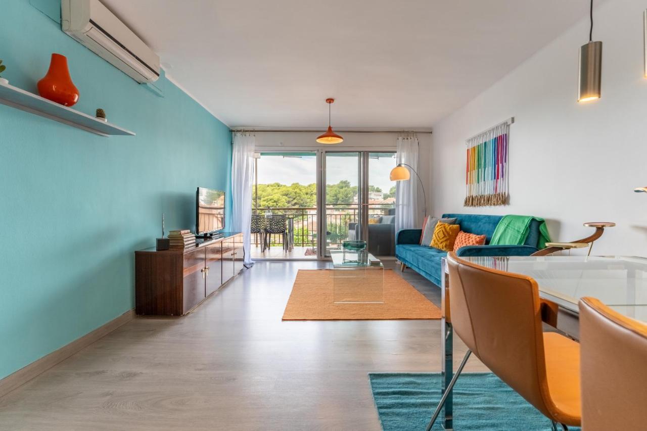 Beach Front Retro Hideaway In Salou Extérieur photo
