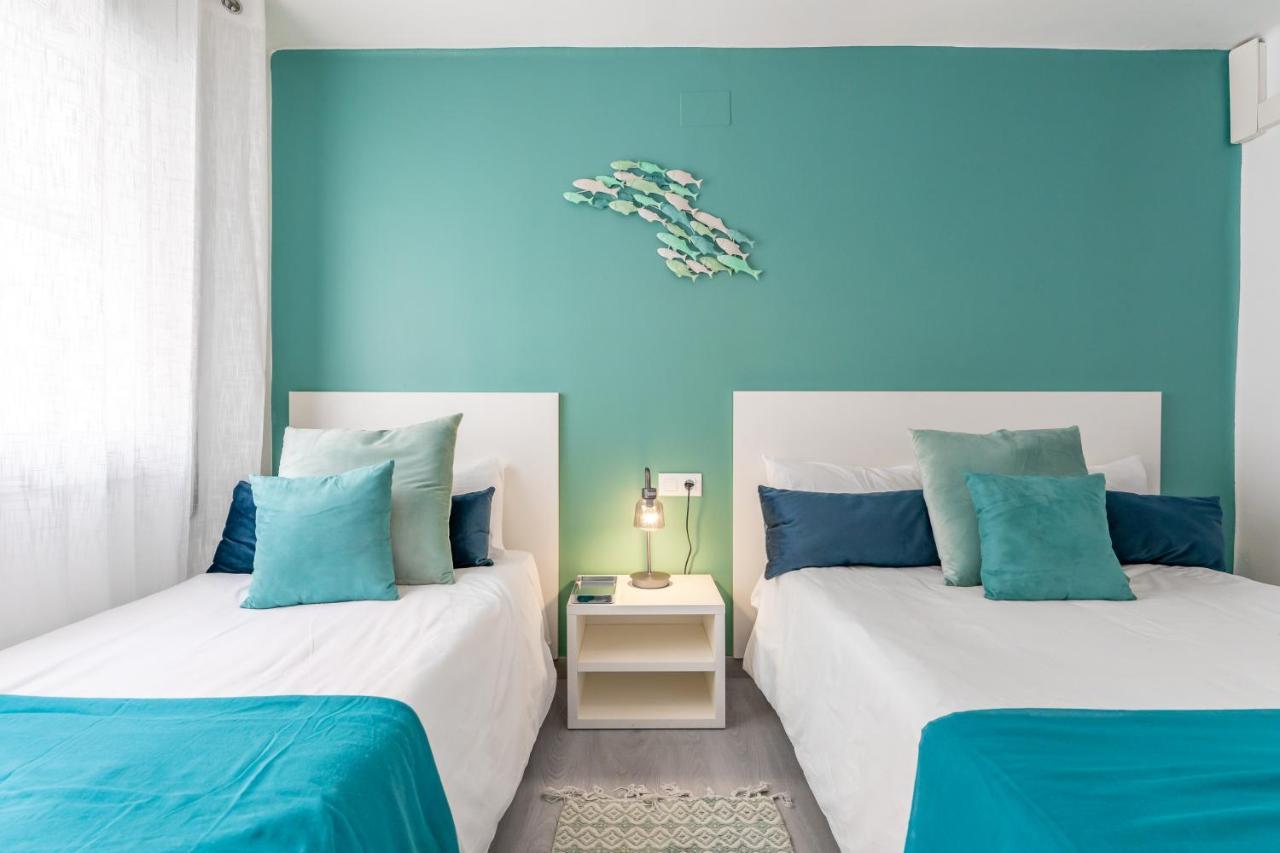 Beach Front Retro Hideaway In Salou Extérieur photo