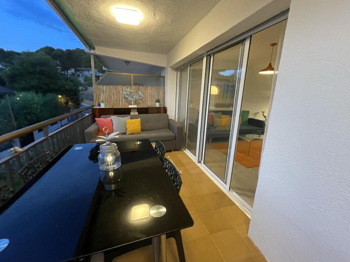 Beach Front Retro Hideaway In Salou Extérieur photo