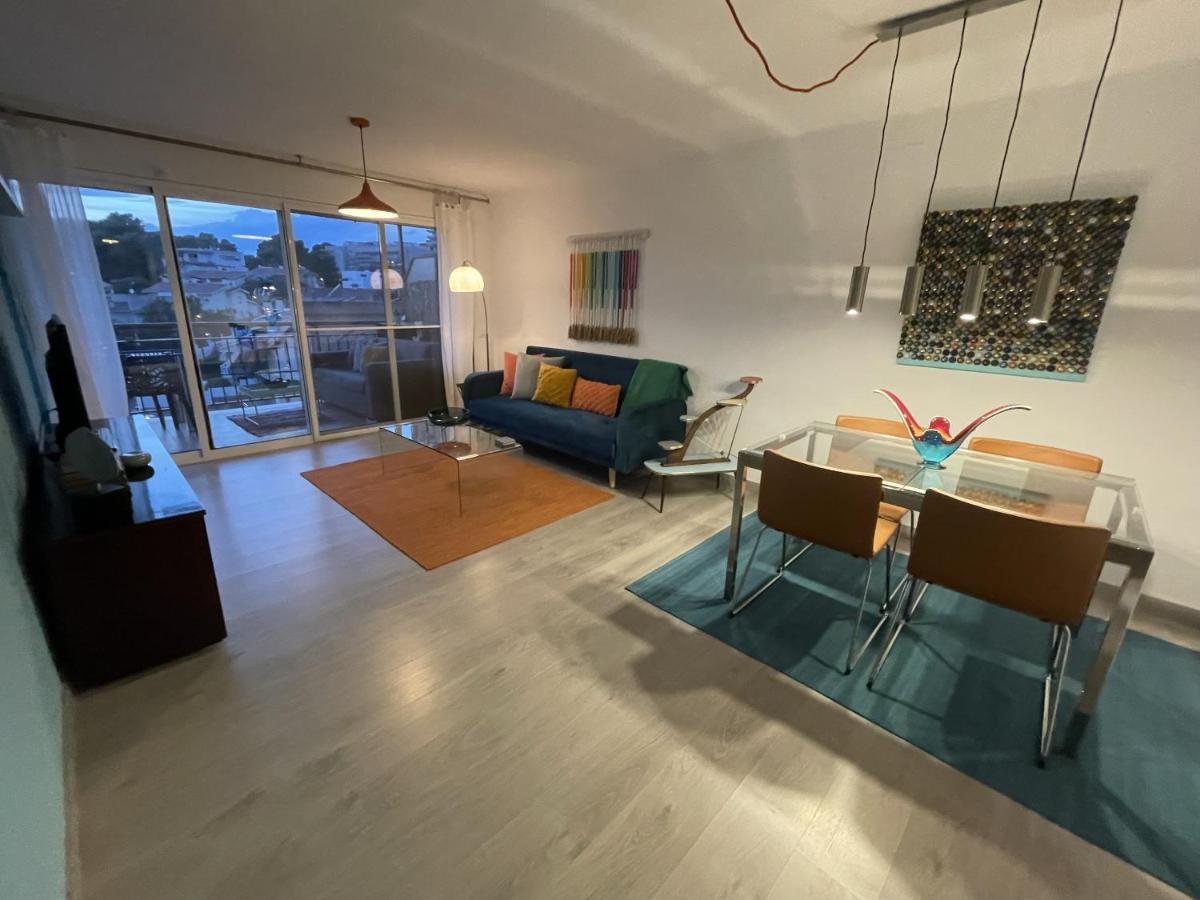 Beach Front Retro Hideaway In Salou Extérieur photo
