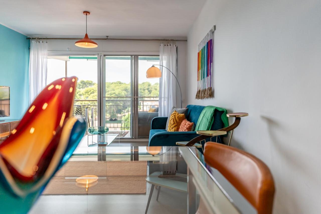 Beach Front Retro Hideaway In Salou Extérieur photo